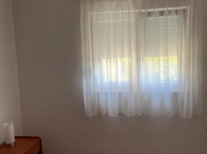 Mima * Nečujam